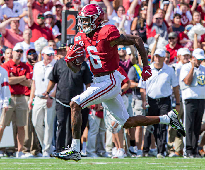 Devonta Smith races down the field against Ole Miss